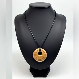 🧚🏻‍♀️ Scandinavian Modern Style Wooden Pendant Necklace Minimalist Design